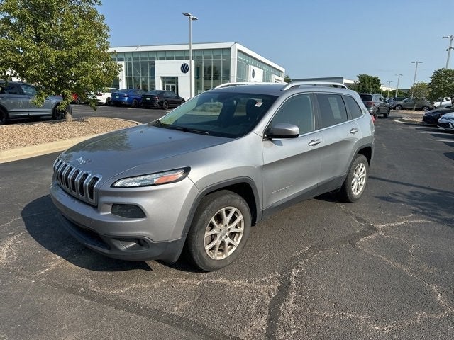 Used 2017 Jeep Cherokee Latitude with VIN 1C4PJMCB4HW598957 for sale in Kansas City