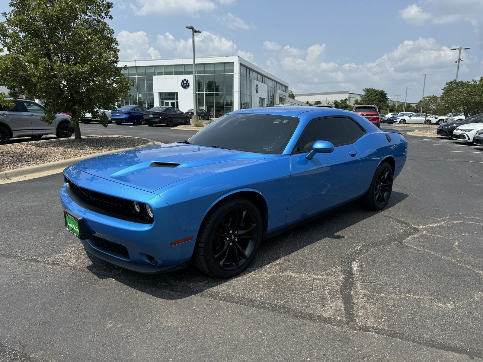 Used 2018 Dodge Challenger SXT with VIN 2C3CDZAG4JH332834 for sale in Lee's Summit, MO